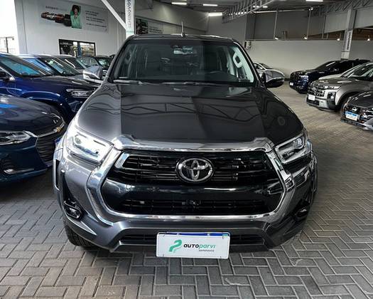 TOYOTA HILUX 2.8 D-4D TURBO DIESEL CD SRX PLUS 4X4 AUTOMÁTICO